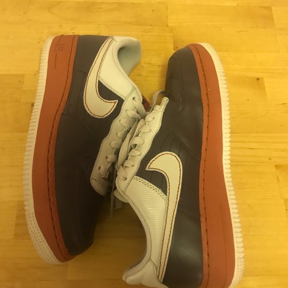 WMNS Nike Air Force 1 ‘07 “Dark Cinder” Sz 8 - Picture 3 of 3